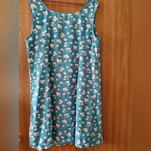 SHEIN Sleevless Floral Daisy Dress - Picture 4 of 9